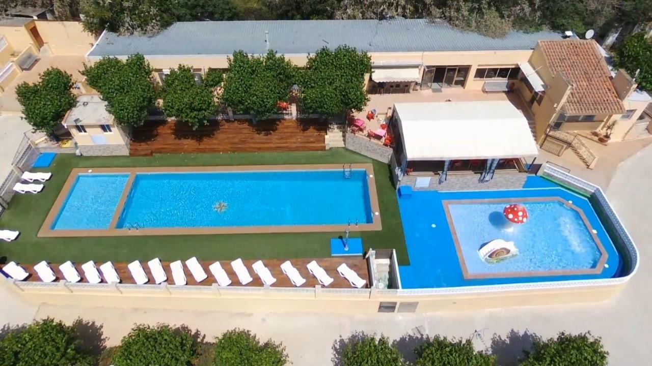 Camping Victoria Canet De Mar Bagian luar foto